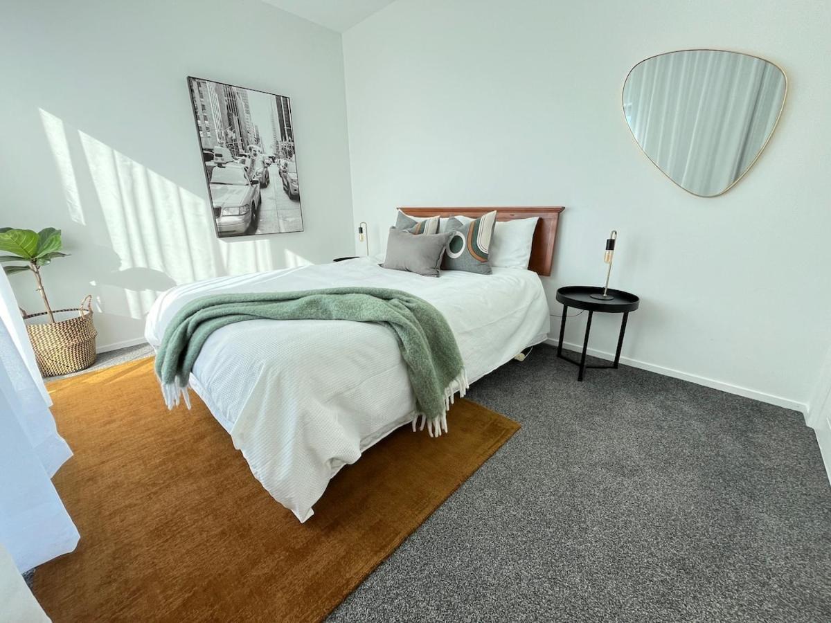 Jandals & Joy Lakefront Retreat Rotorua Ngoại thất bức ảnh