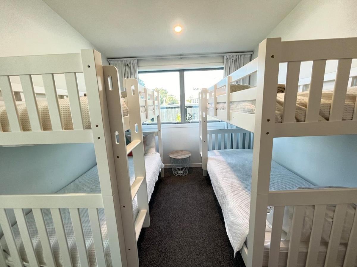 Jandals & Joy Lakefront Retreat Rotorua Ngoại thất bức ảnh
