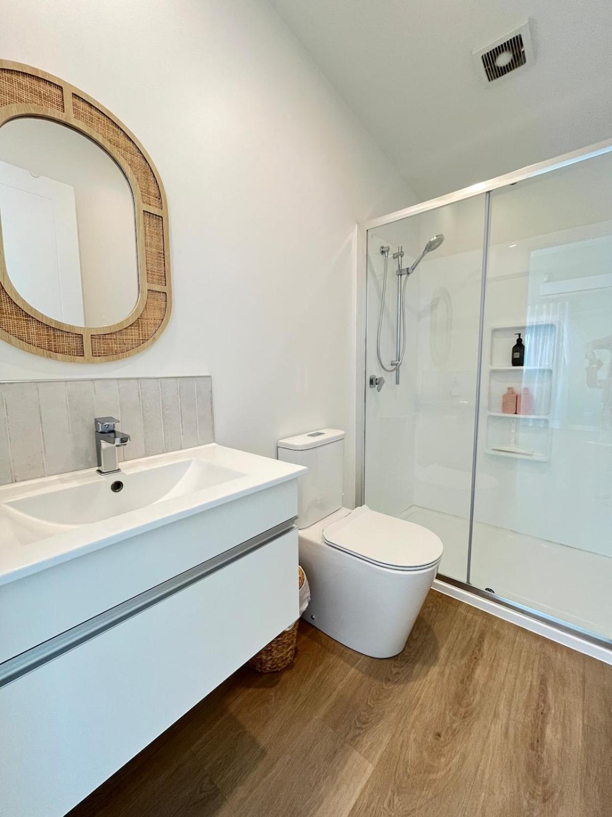 Jandals & Joy Lakefront Retreat Rotorua Ngoại thất bức ảnh